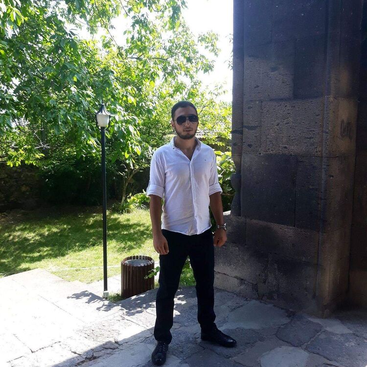  ,   Sargis, 28 ,  