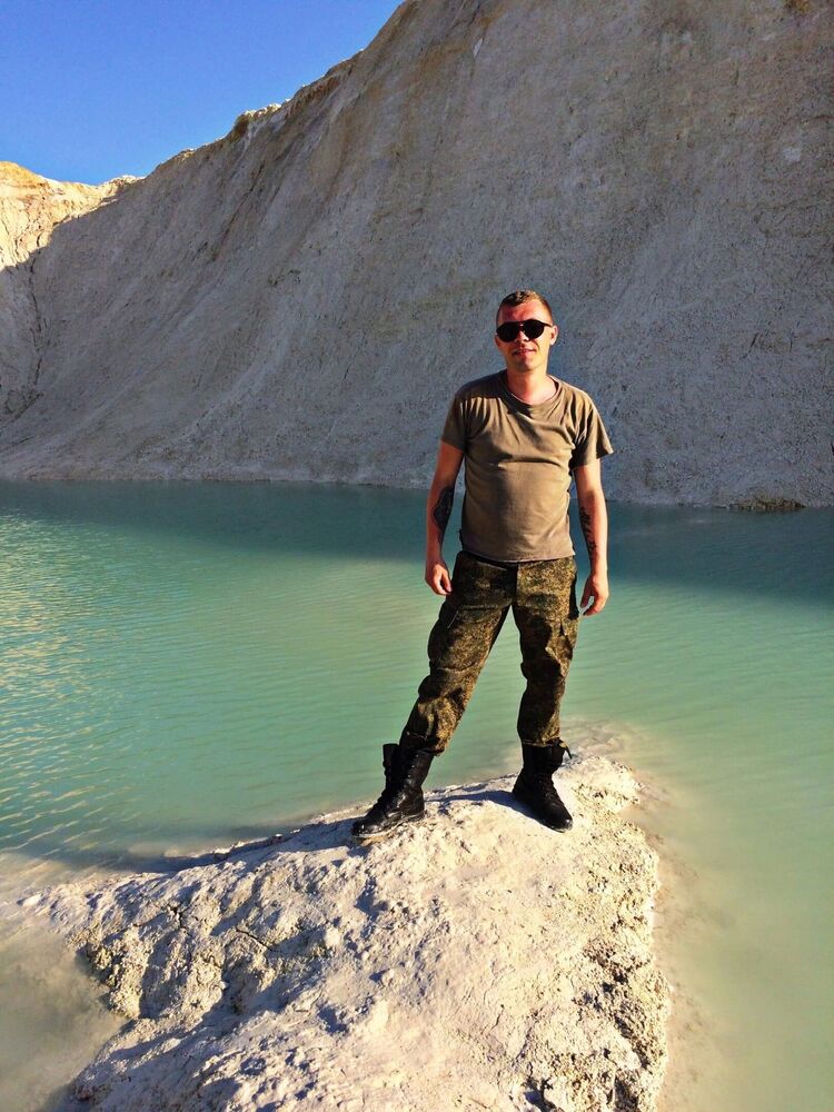  ,   Artem, 37 ,   ,   , c , 