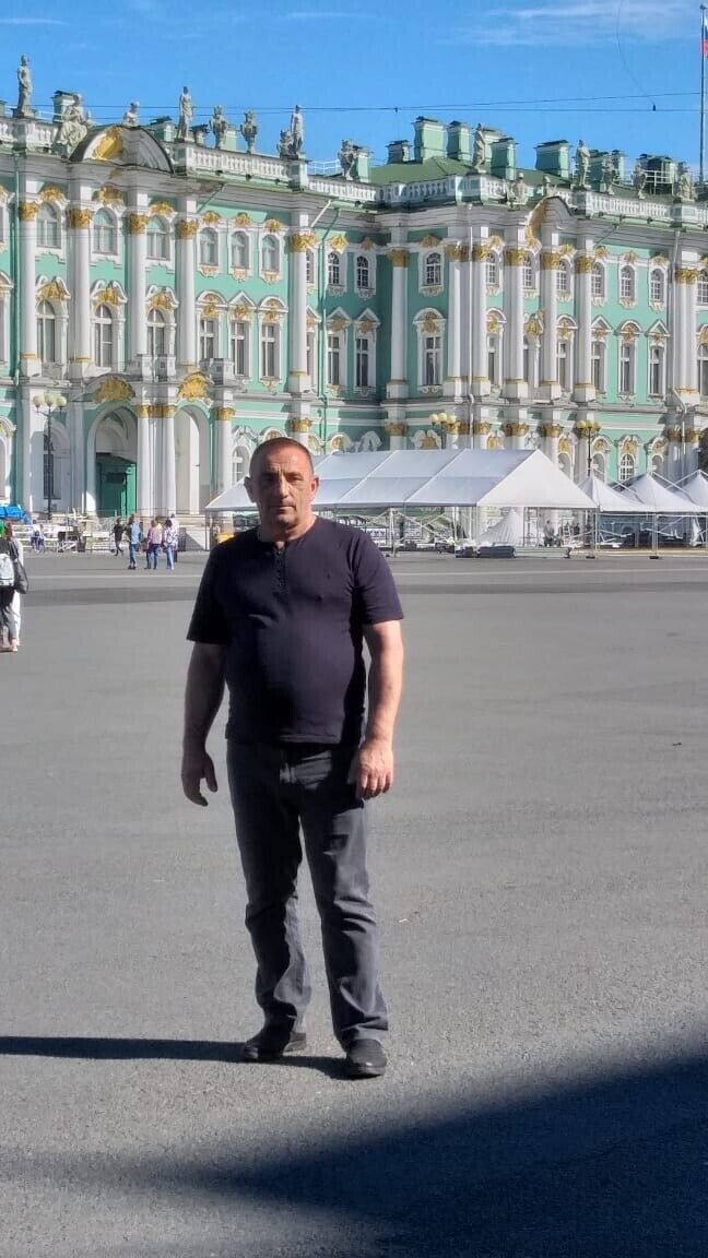  53122992  Alexander, 56 ,    