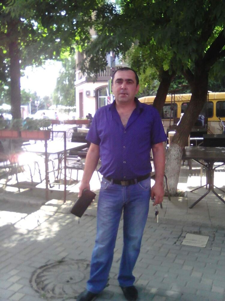  11860862  Araik, 46 ,     