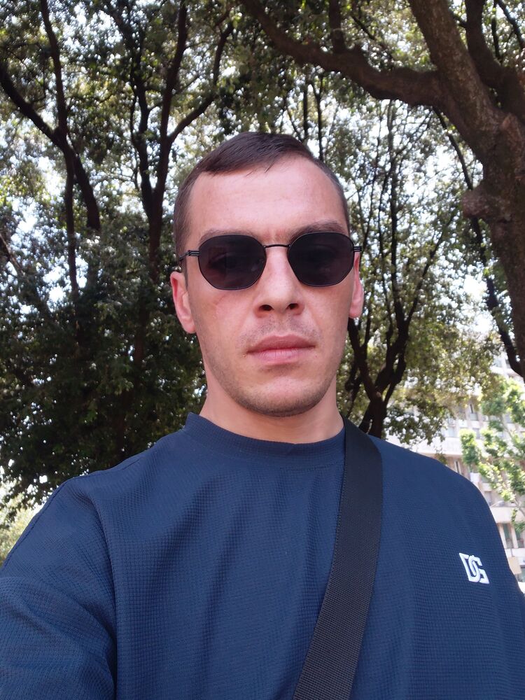  52055452  Anton, 34 ,    Rome