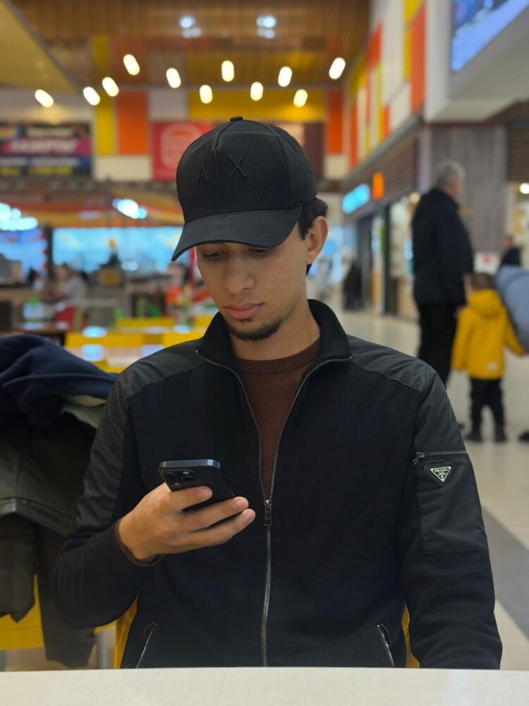  54277242  Ismoil, 19 ,    