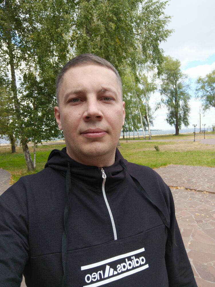  52987672  Stepan, 39 ,    