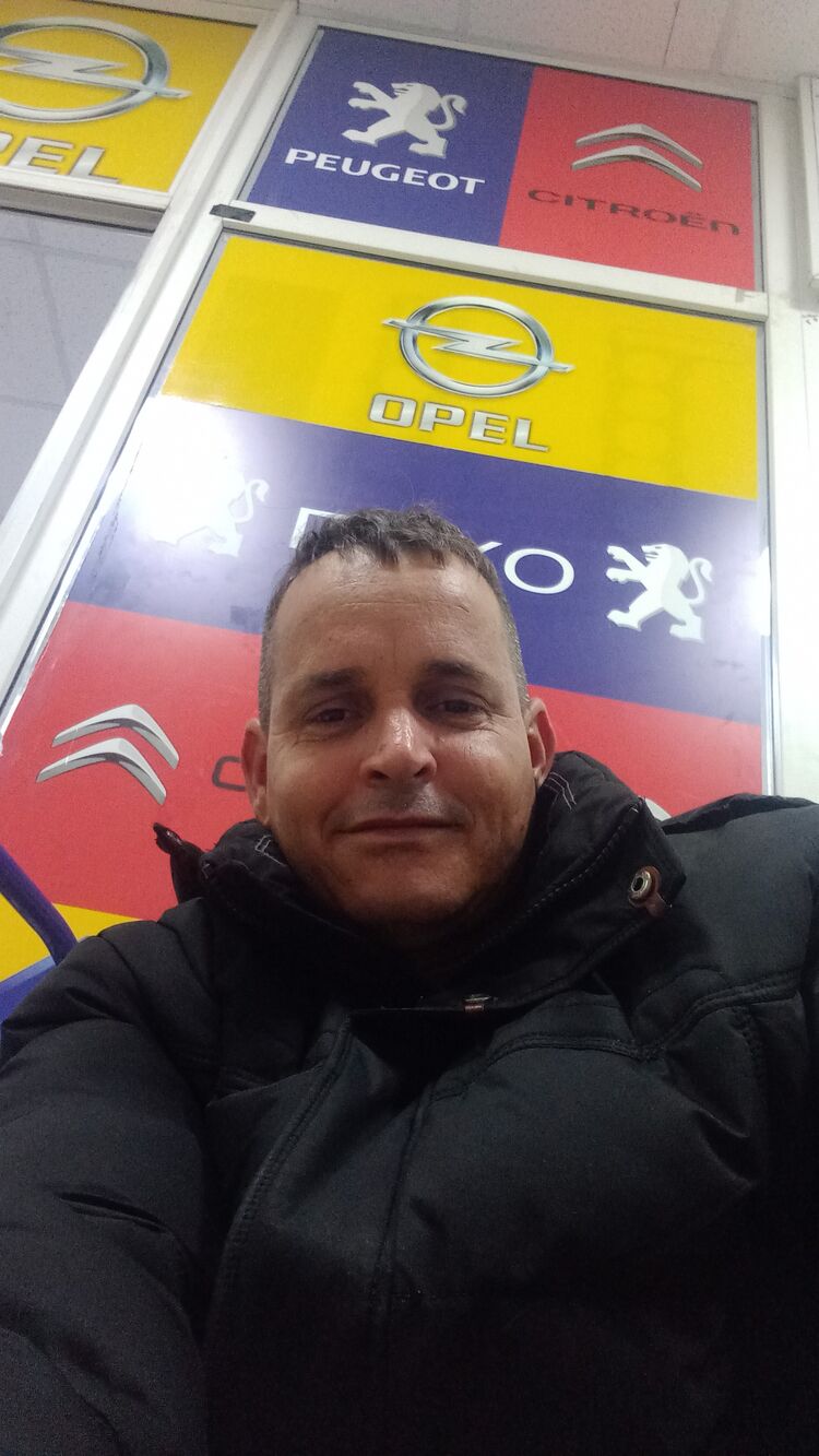  42037922  Basniel, 41 ,    