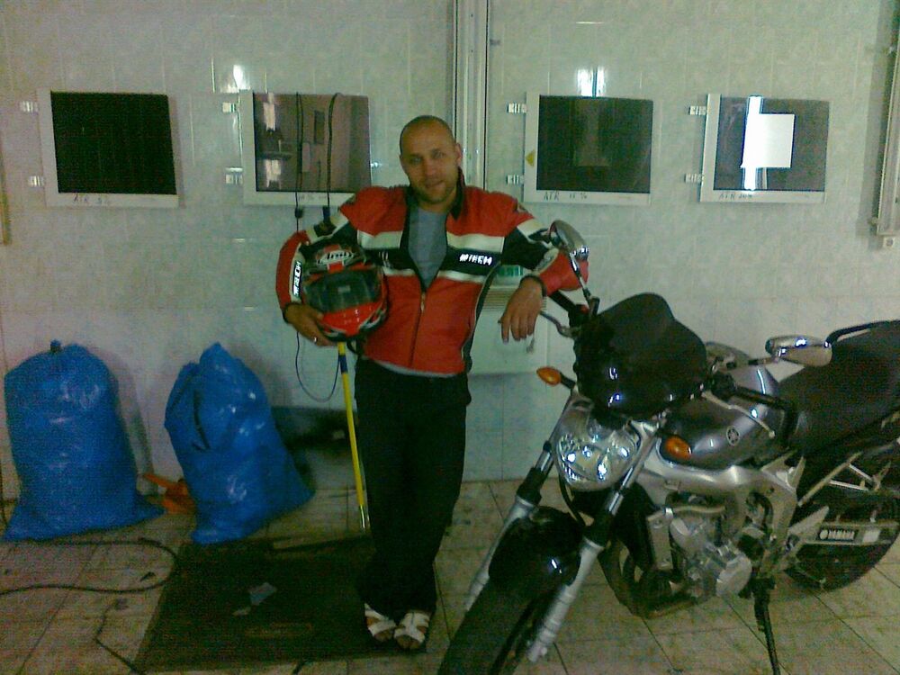  6864002  , 46 ,    
