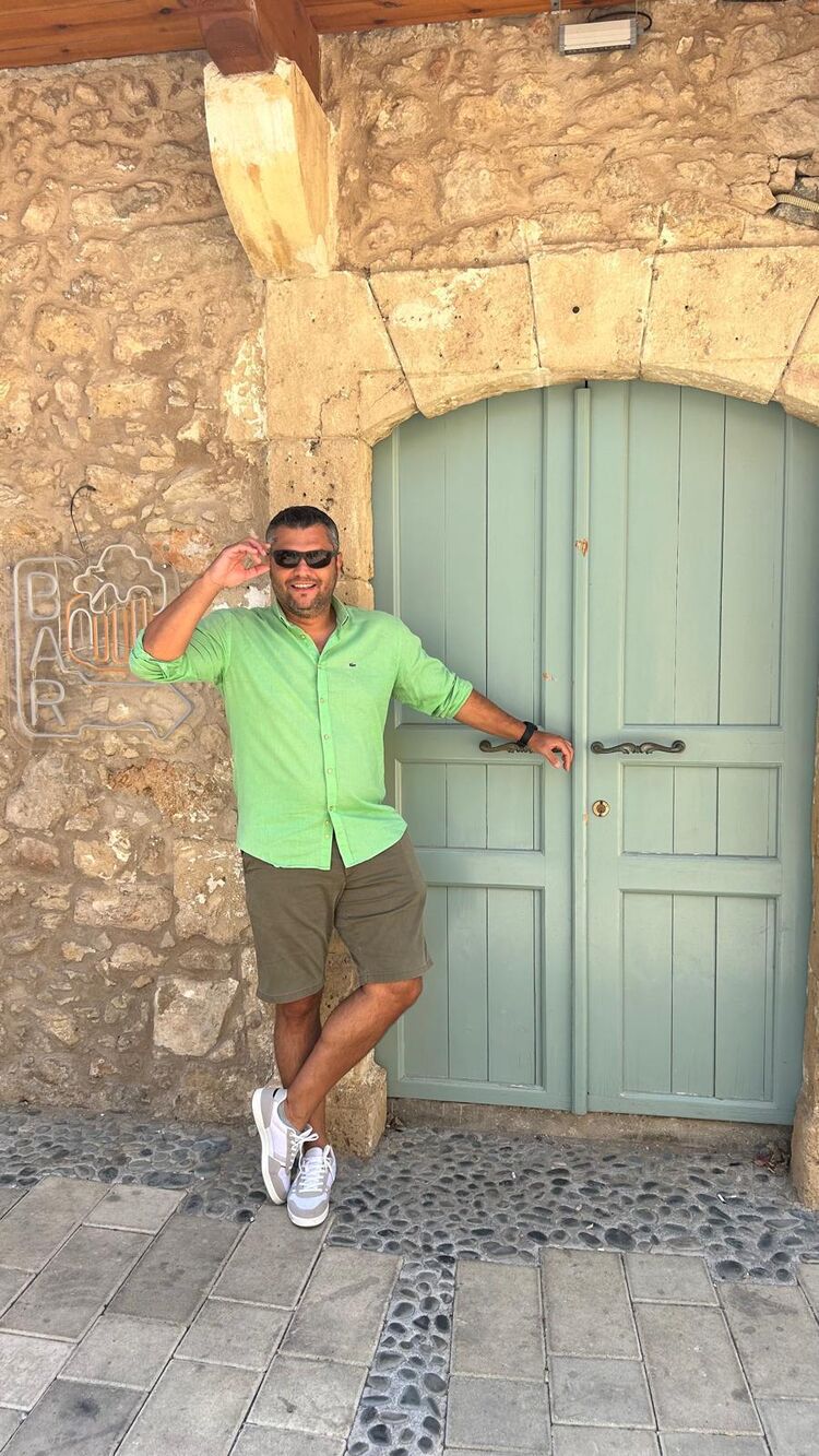  52881162  Volkan, 34 ,    