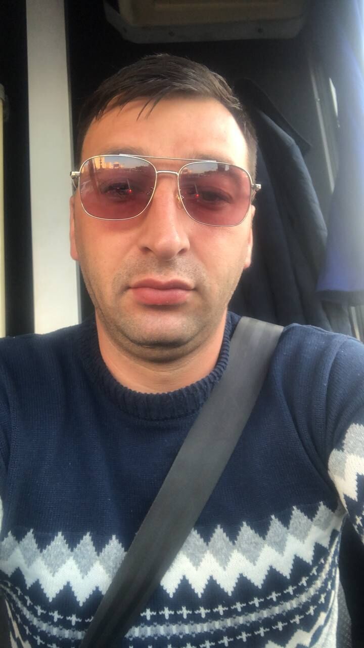  38718232  Vusal, 35 ,    