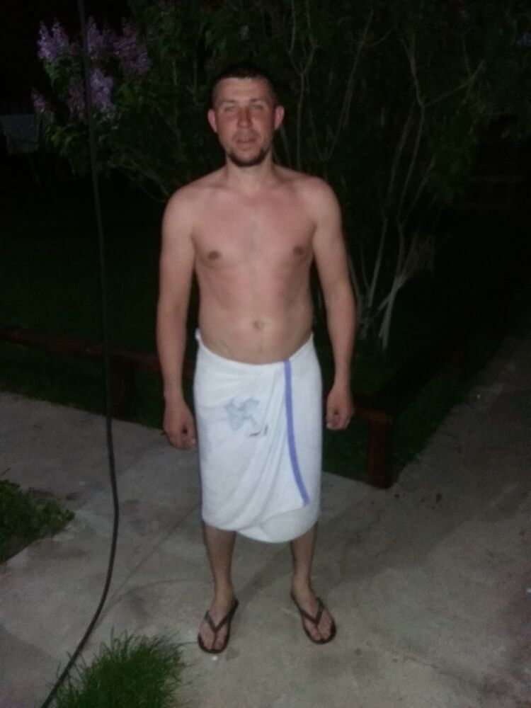  11224192  Maksim, 44 ,    