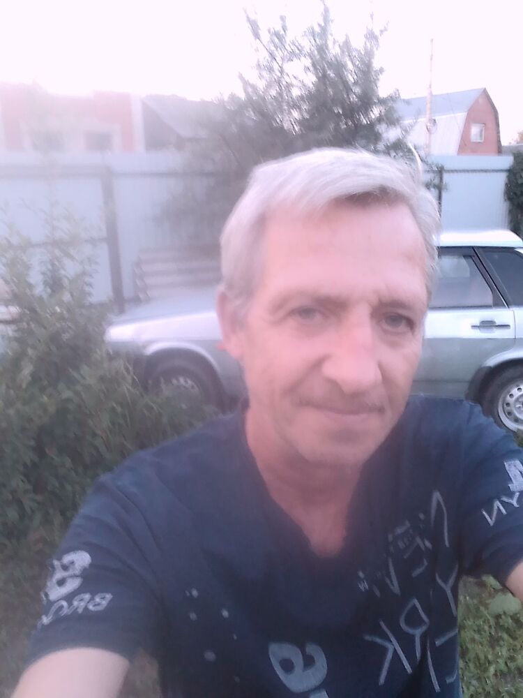  37822502  Vitan Vitt, 52 ,    