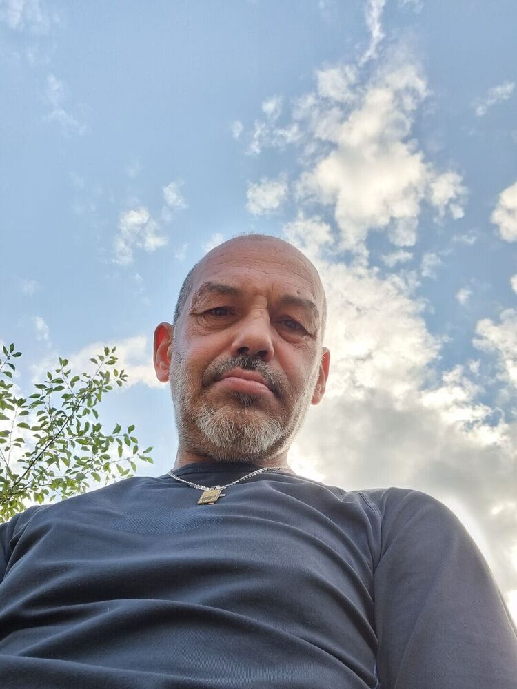  25897292  Jurij, 53 ,    