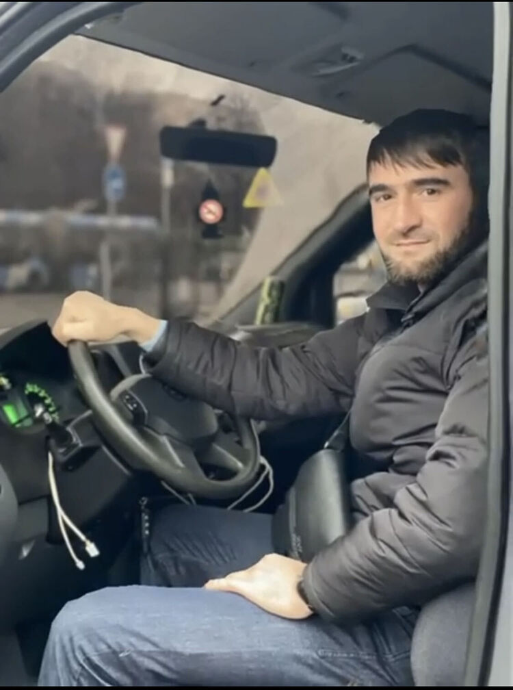  27840852  , 33 ,    -