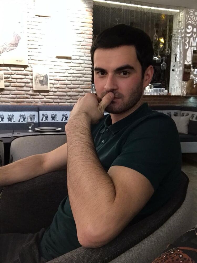  49318972  , 30 ,    