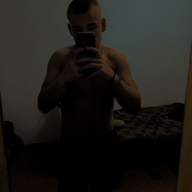  48583422  Matvey, 19 ,    