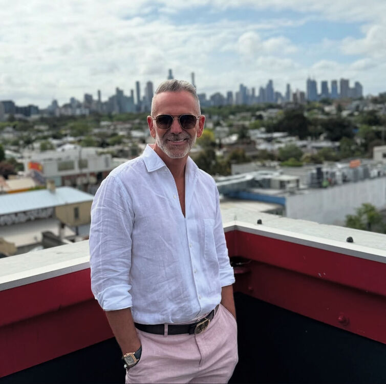 ���������� Port Melbourne, ���� ������� VictorHarris, 57 ���, ������������ ��� ������, ����� � ���������, c�������� ���������