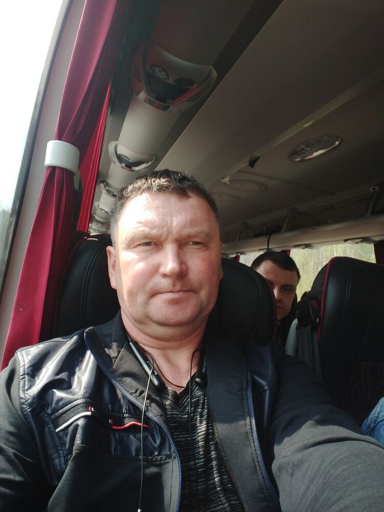  43783352  Oleg, 52 ,    