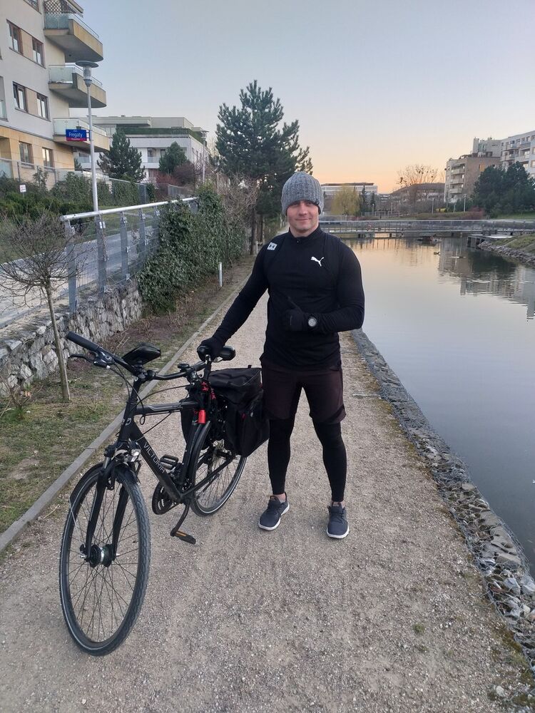  Warszawa,   Viacheslav, 32 ,  