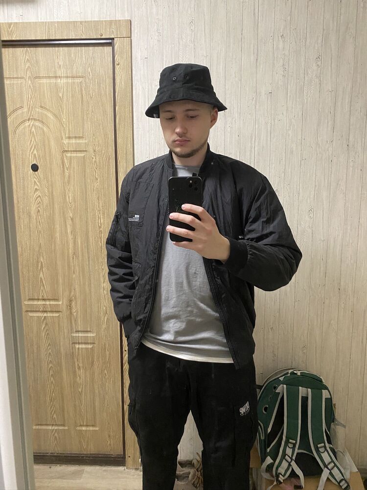  ,   Vitalii, 22 ,   ,   , c , 