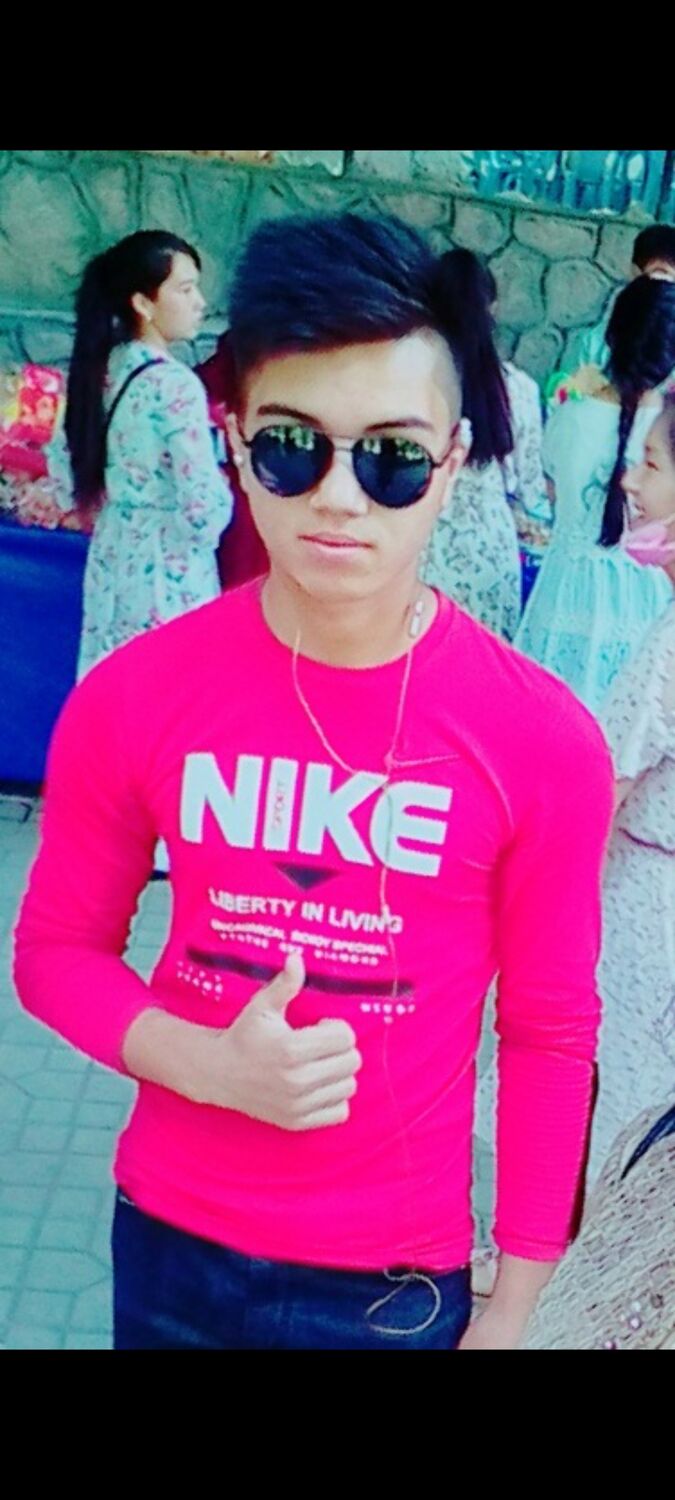  31856052  Abbosbek, 22 ,    