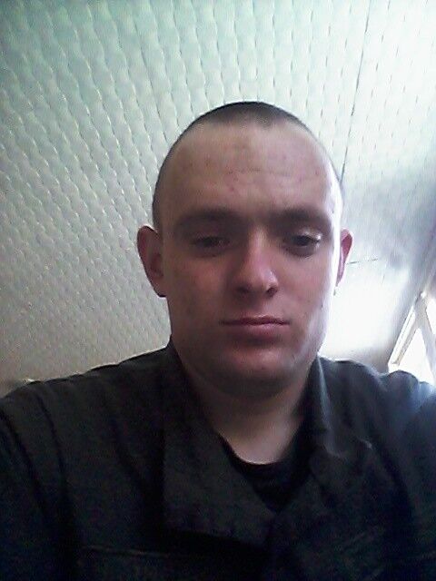  19501792  Pavlo, 28 ,    