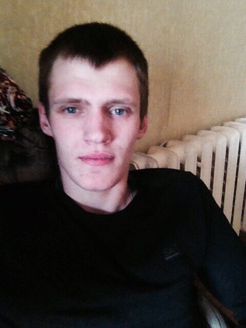  12104752  Kirill, 24 ,    