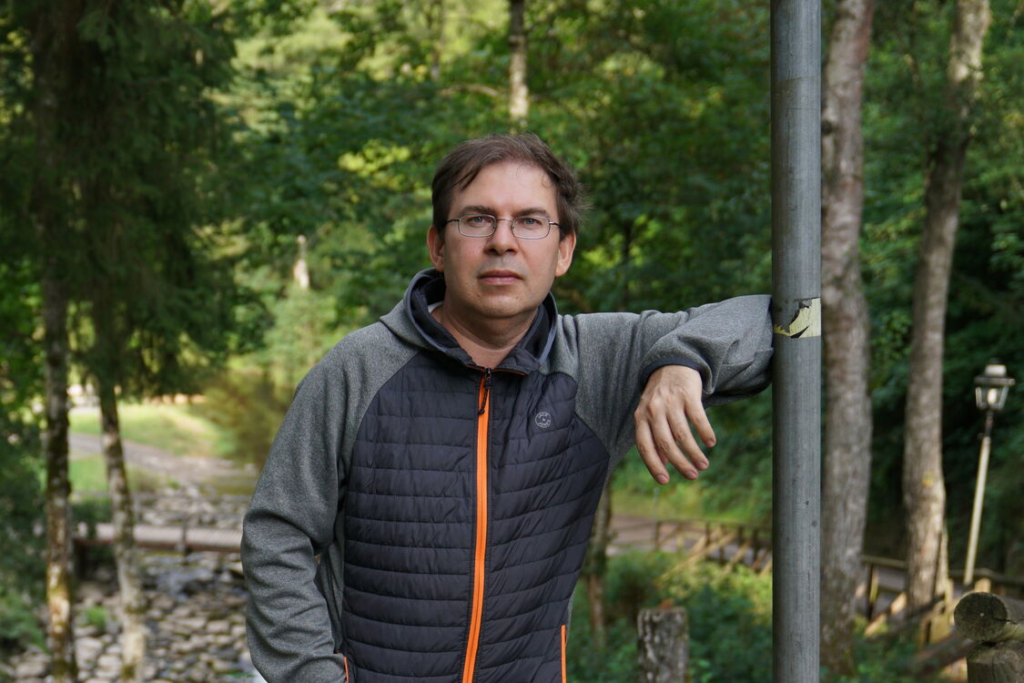  46994672  Eduard, 47 ,    Trier