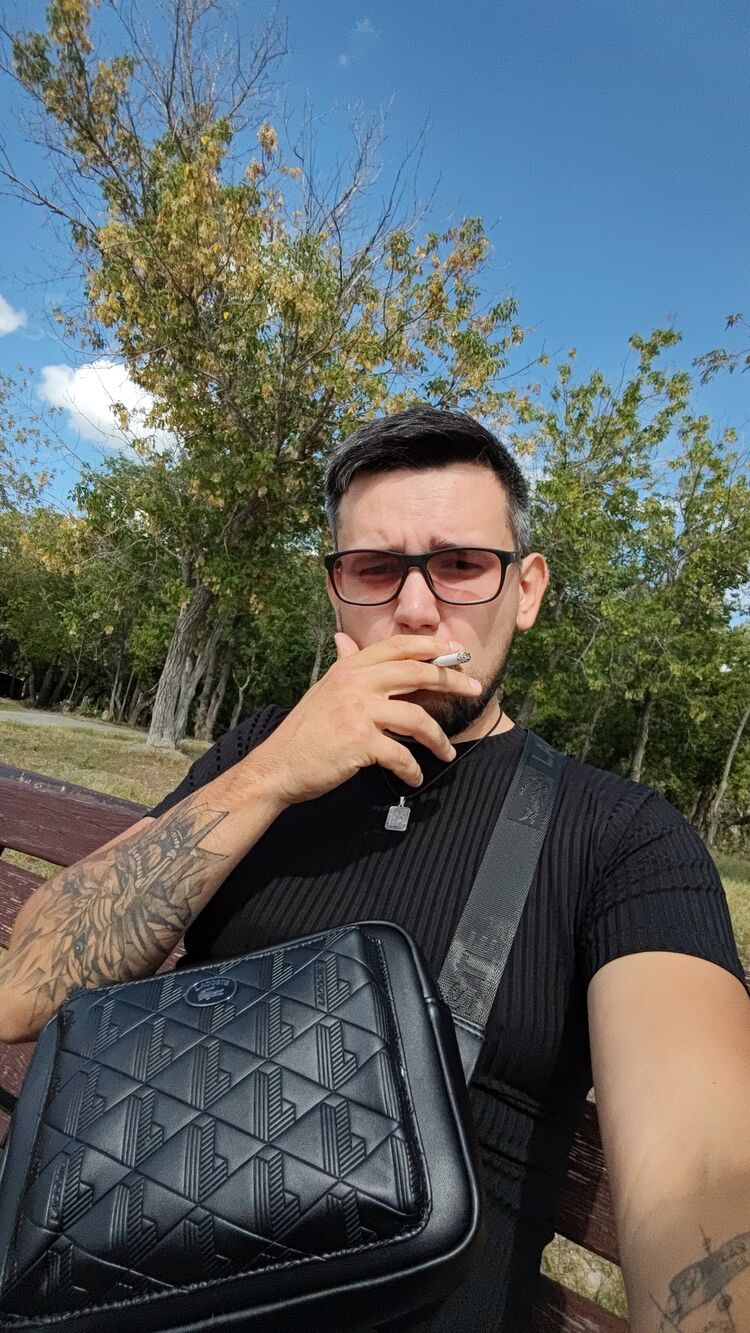  45897732  , 33 ,    