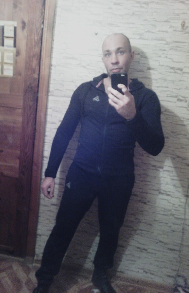  6691652  Konstantin, 47 ,    