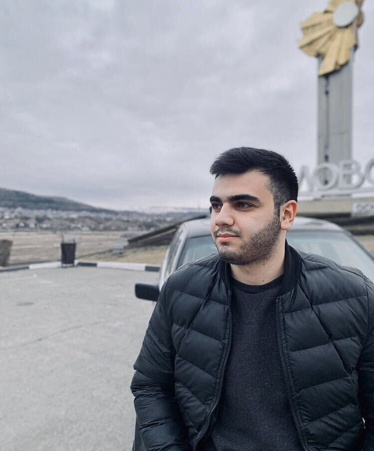  ,   Artur, 25 ,   ,   