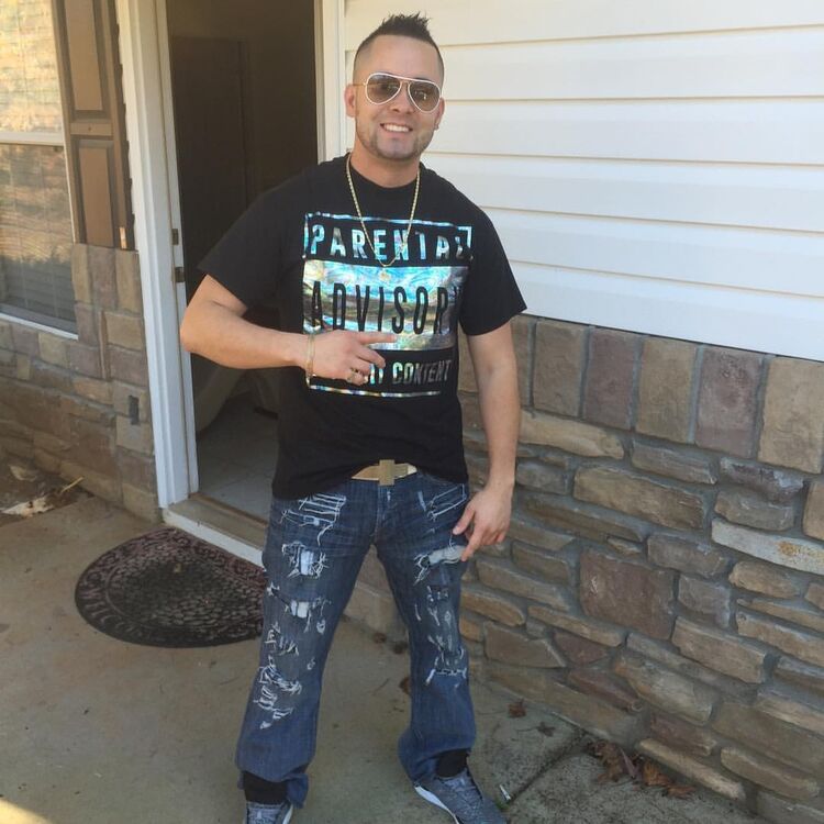  49860622  Thompson, 43 ,    