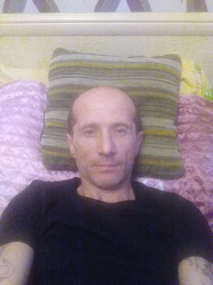  19042282  Dmitrii, 51 ,    