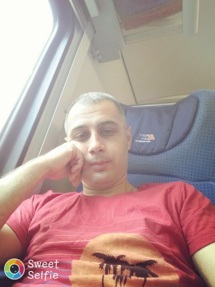  21223522  Nika, 39 ,    