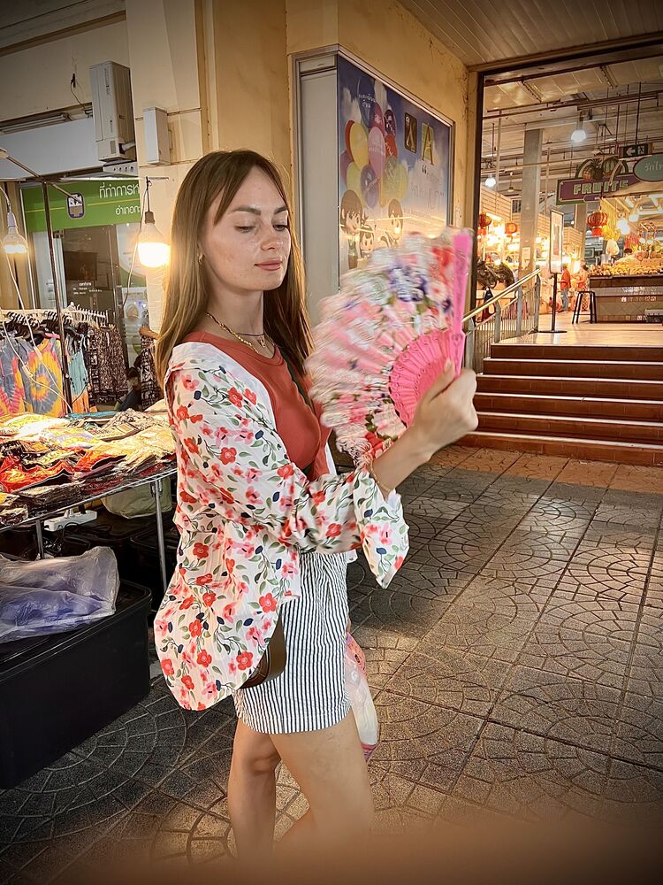  ,   Linda, 33 ,   ,   , c 