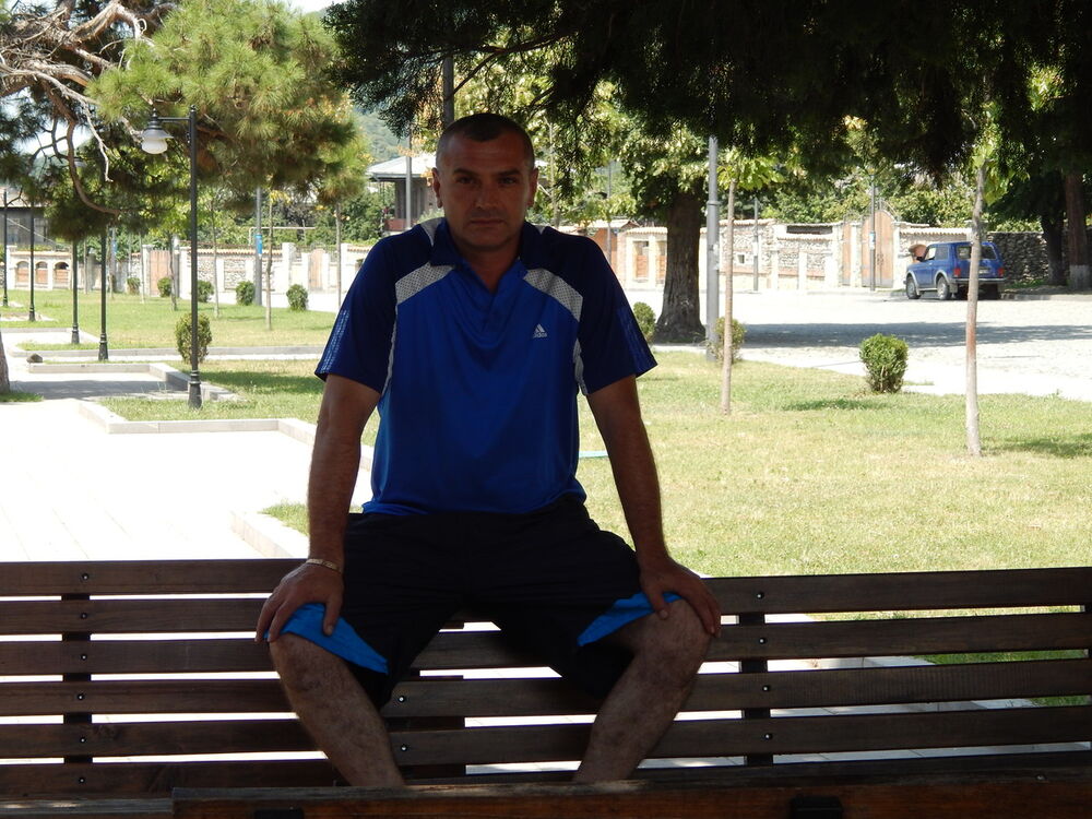 6705652  Gela, 54 ,    