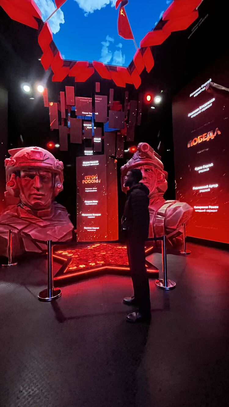  54518122  Frank, 32 ,    