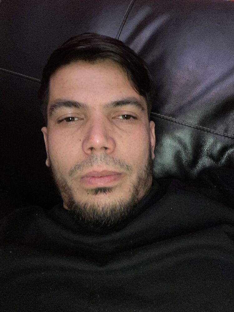  30513032  Jasurbek, 31 ,    