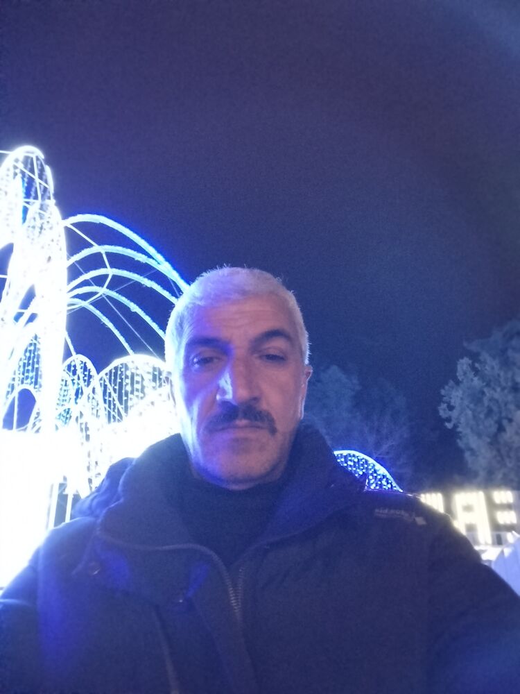  52457072  Ali, 47 ,    