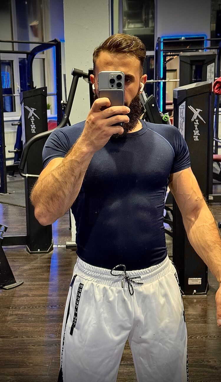  53296922  Artur, 30 ,    