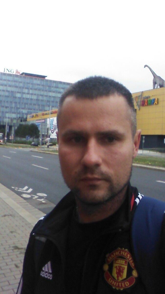  13595772  Siarhey, 37 ,    Praha