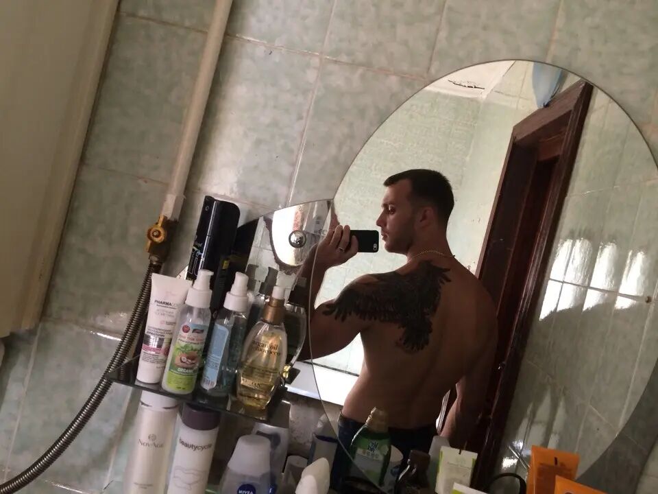  30714732  Alexander, 28 ,    