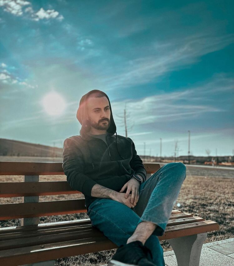  38728312  Guseyn, 28 ,    