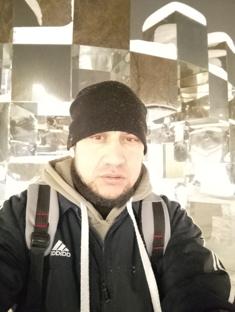  42986182  Hamid, 39 ,    