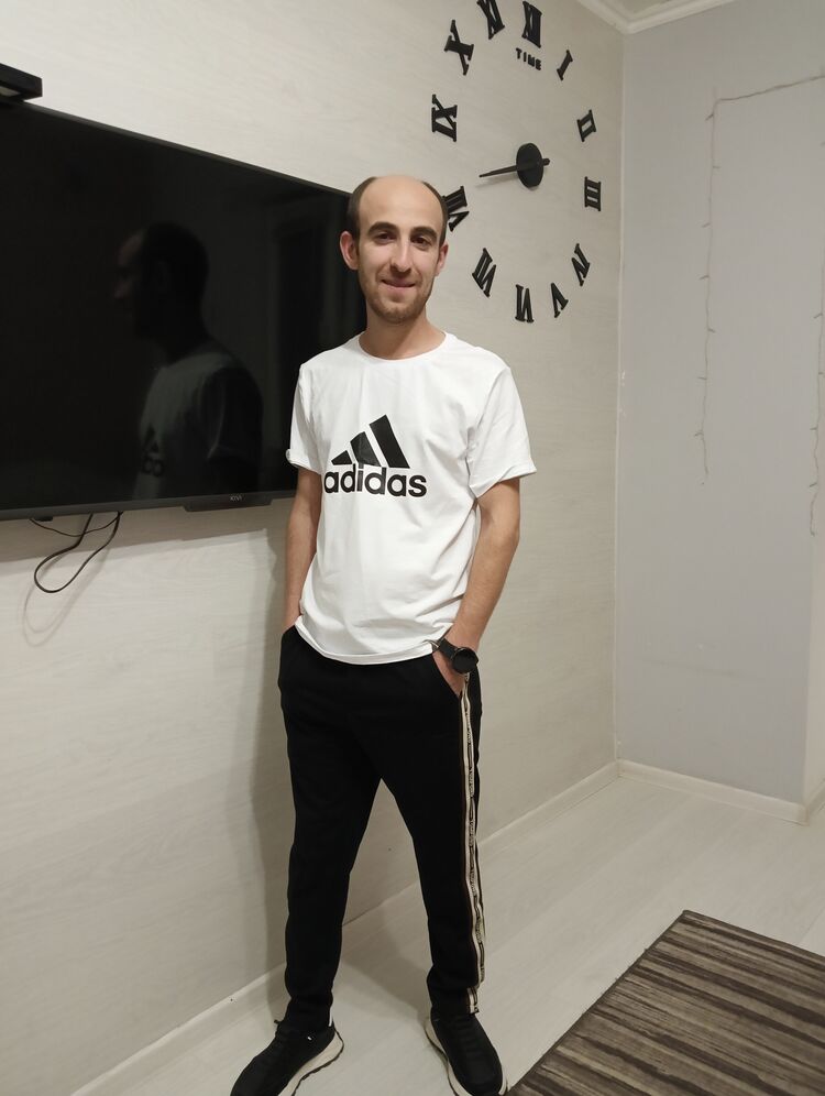  ,   Hrach, 35 ,   ,   , c , 