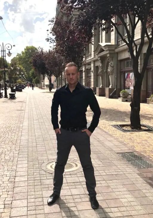  ,   Aleks, 32 ,   ,   
