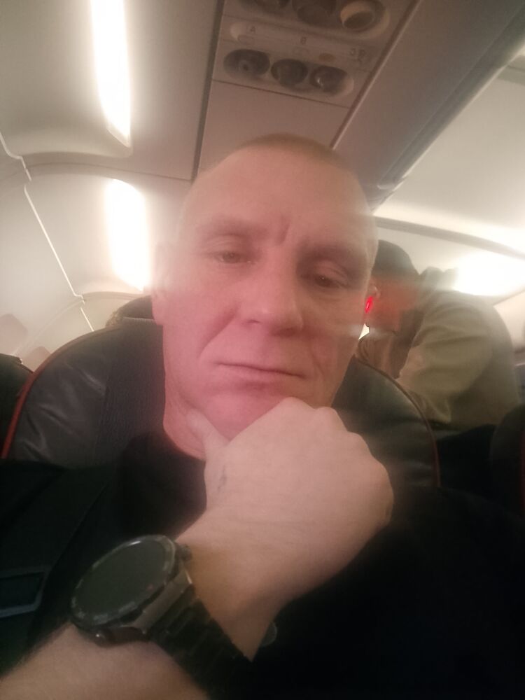  48743002  Vitaly, 42 ,    