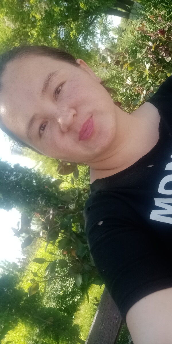  ,   Akbota, 31 ,     , c 