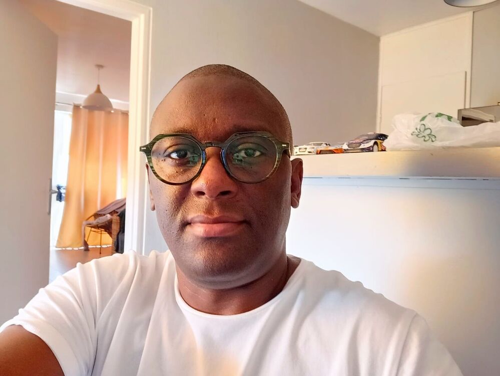  54207092  David, 32 ,    