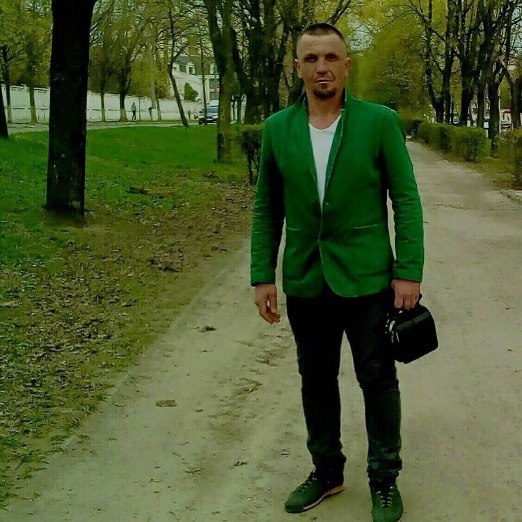  22571362  Oleg, 48 ,    