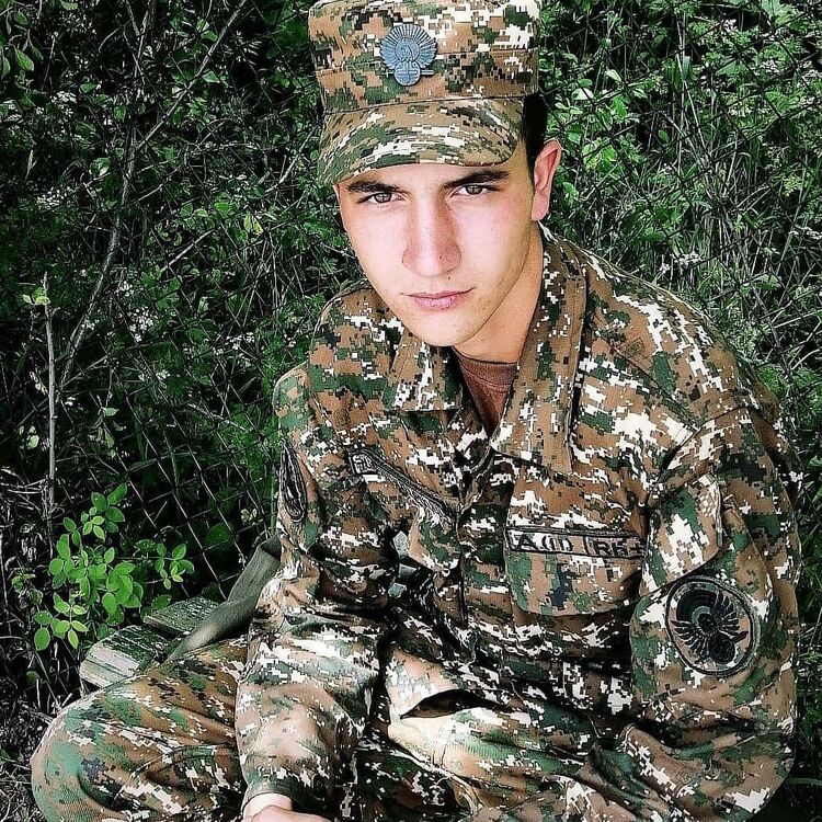  24041442  Xcho, 23 ,    