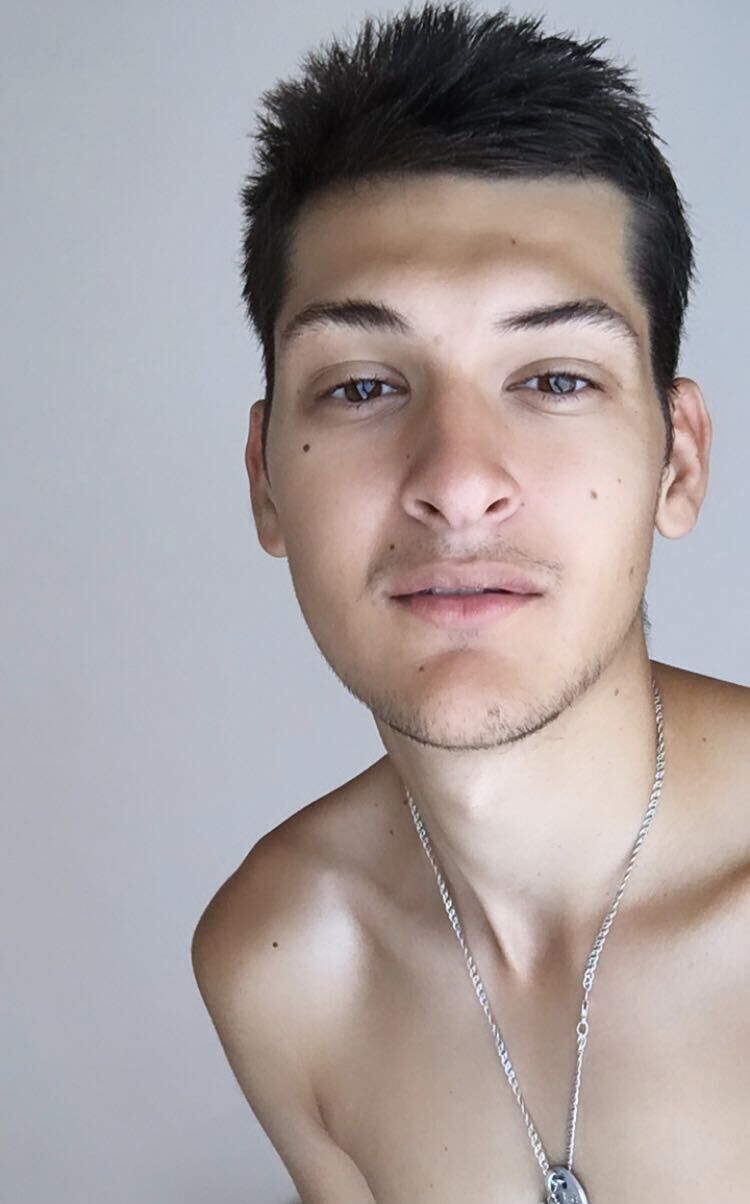  29733592  Ilya, 24 ,    