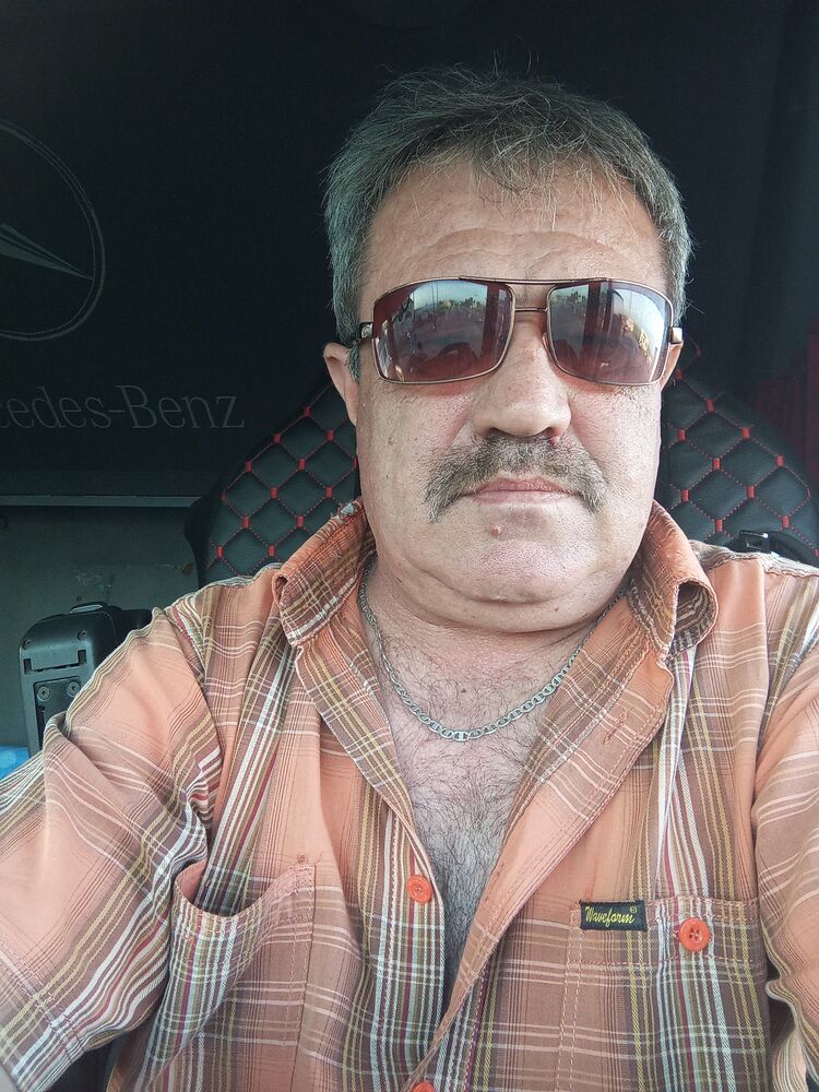  45332162  Vlad, 57 ,    